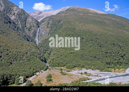 Devils Punchbowl Falls am Arthurs Pass Stockfoto