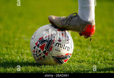 Detail eines Mitre Football und Stiefels Stockfoto