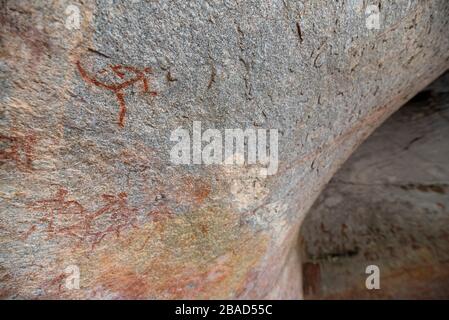 San-Rockkunst in der Silozwane Cave, Matobo-Nationalpark, Simbabwe Stockfoto