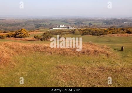 Southerndown Golfklubhaus im Ogmore Dorf in der Nähe von Bridgend mit seiner Lage auf einem Hügel und schönen Grüns. Stockfoto