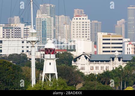 Fort Cornwallis Lighthouse & Georgetown Skyline, Penang Island, Malaysia Stockfoto