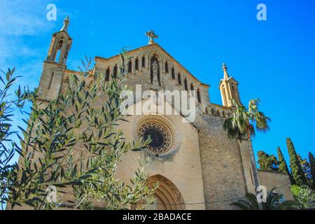 Pfarrkirche der Verklärung des Herrn - Transfiguracio del Senyor - im Dorf Arta, Mallorca, Spanien Stockfoto