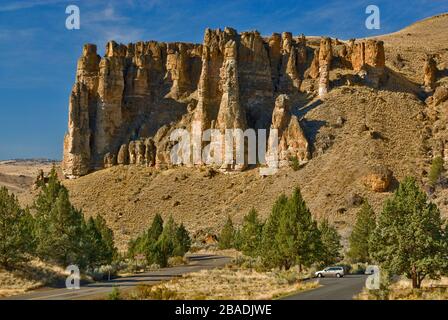 Die Palisaden von Iron Mountain in John Day Fossil Betten Nationaldenkmal, Clarno Einheit, Oregon, USA Stockfoto