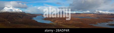 Panoramablick auf Assynt Mountains, Highland Scotland Stockfoto