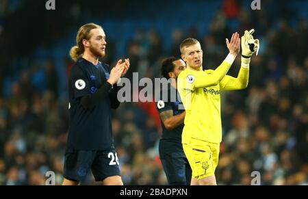 Everton-Torhüter Jordan Pickford (rechts) reagiert nach dem Schlusspfiff Stockfoto