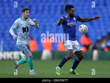 Jacques Maghoma und Joe Rothwell von Birmingham City während des dritten Runden Matches des FA Cup im St Andrew's Billion Trophy-Stadion Stockfoto