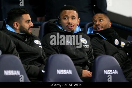 Gabriel Jesus (Mitte) von Manchester City auf der Bank Stockfoto