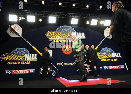 Andy Hamilton (Mitte) gegen John Part (rechts) während ihres Viertelfinalspiels. Stockfoto