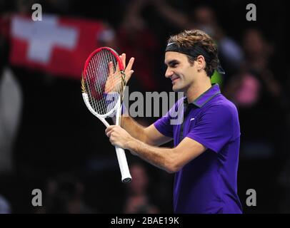 Der Schweizer Roger Federer feiert seinen Sieg über Großbritanniens Andy Murray Stockfoto