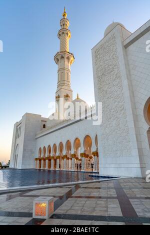 Die Moschee befindet sich in der Hauptstadt der Vereinigten Arabischen Emirate Stockfoto