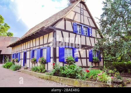 Ecomuseum des Elsaß, lebendiges Museum im Freien, Präsentation von Handwerkern und traditionellen Häusern eines Dorfes. L'éco musée d'Alsace Stockfoto