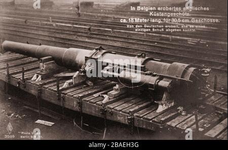 Der erste Weltkrieg. Englische Küstenpistole in Belgien erobert. Etwa 19 Meter lang, für 30,5 cm Schüsse. Von den Deutschen gefangengenommen, bevor es konnte Stockfoto