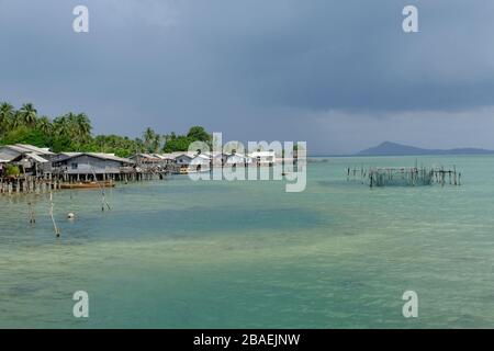 BENAN Island Indonesia - Küsten-Fischerdorf Stockfoto