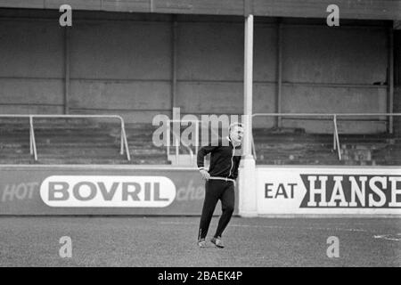 Swansea City Manager Roy Bentley nimmt eine Trainingseinheit auf dem Spielfeld bei vetch Field an. Stockfoto