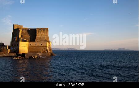 Castel Dell'Ovo, Via Caracciolo, Neapel, Kampanien, Italien, Europa, Stockfoto