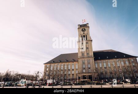 Rathaus Tempelhof-Schoneberg in Berlin, Deutschland mit blauem Himmel Stockfoto