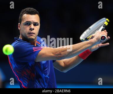 Frankreichs Jo Wilfried Tsonga im Einsatz gegen Serbiens Novak Djokovic Stockfoto