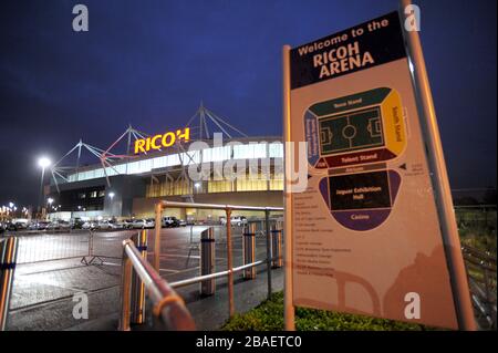 Ein allgemeiner Blick auf die Ricoh Arena in der Nacht, die Heimat von Coventry City Stockfoto