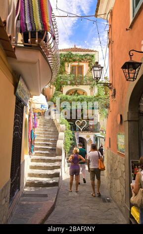 Straße, Positano Dorf, Salerno, Kampanien, Italien, Europa Stockfoto