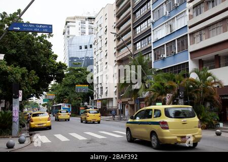 Blick Nach Unten Av. Ataulfo de Paiva in Leblon Neighborhood, Ipanema, Rio - Brasilien Stockfoto
