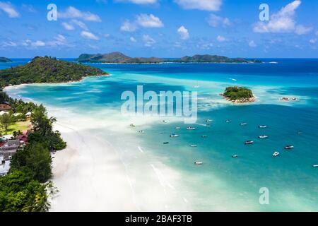 Anse Volbert Luftstrand Blick auf die Insel Praslin Seychellen Stockfoto