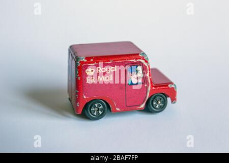 Postbote Pat in seinem Lieferwagen Royal Mail Stockfoto