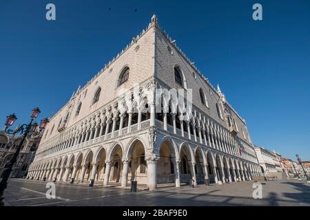 VENEDIG, ITALIEN - 23. MÄRZ: Ansichten von Venedig ohne Menschen während des Corona-Virus Stockfoto