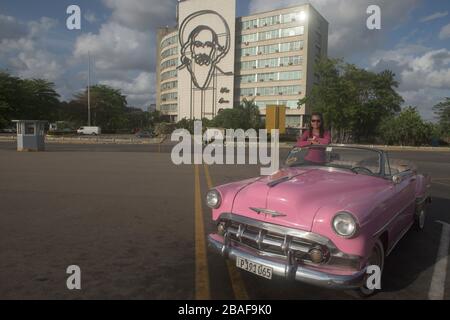 53 Chevy vor Fidel, Plaza de la Revolucion, Havanna, Kuba Stockfoto