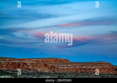 Sandstein-Täuschung bei Sonnenuntergang, Chaco-Kultur-Nationalpark, New Mexico USA Stockfoto