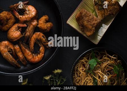 Shrimp Scampi ist schnell und einfach asiatische Gericht, das mit Nudeln serviert werden kann Stockfoto