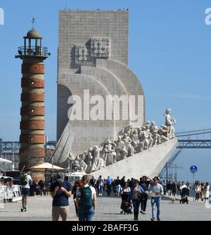 10. März 2020, Lissabon, Portugal: Der Moment der Entdeckungen oder Padrao dos Descobrimentos am Nordufer des Tejo in der Pfarrei BelÃ©m in Lissabon wurde 1960 eingeweiht, um dem 500. Todestag von Henry the Navigator zu gedenken. Es. Fotos 10. März 2020. (Bild: © Mark Hertzberg/ZUMA Draht) Stockfoto