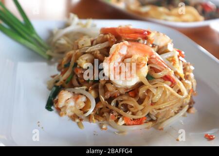 Garnelennudeln oder gebratene Nudeln, thailändische Nudeln oder Pad Thai Stockfoto