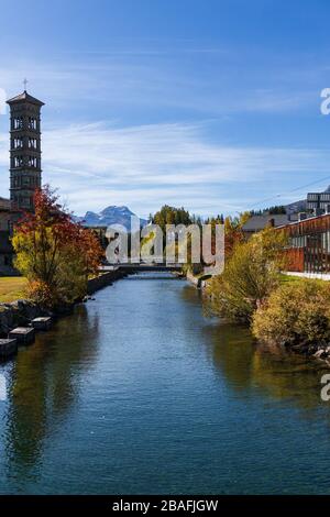 Natur am Ufer des Sankt Moritzer Sees, einem der berühmtesten Orte der alpen. Stockfoto