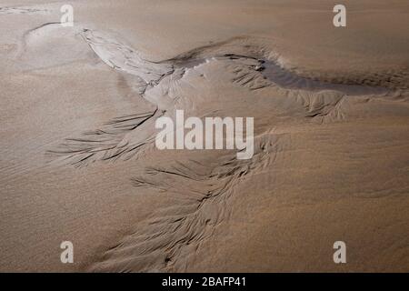 Vom Sandmouth Bay National Trust Parkplatz und Café aus ist der schöne Strand zu erreichen. Stockfoto