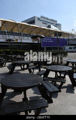 London, Großbritannien. März 2020. Leeres Café im Excel London Messezentrum London, Großbritannien. März 2020. Credit: Nils Jorgensen/Alamy Live News Stockfoto