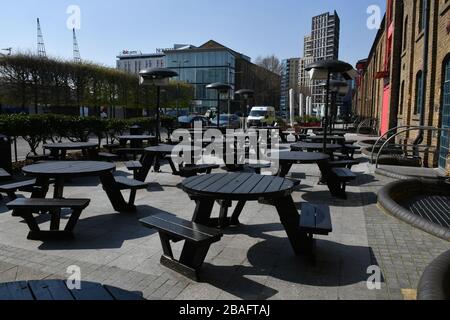 London, Großbritannien. März 2020. Leeres Café im Excel London Messezentrum London, Großbritannien. März 2020. Credit: Nils Jorgensen/Alamy Live News Stockfoto