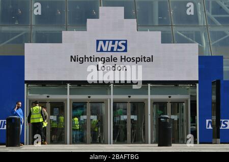 London, Großbritannien. März 2020. Das Excel London Ausstellungszentrum wurde in ein NHS-Krankenhaus mit dem Namen Nightingale Hospital zur Behandlung von Coronavirus CasesLondon, Großbritannien, umgewandelt. März 2020. Credit: Nils Jorgensen/Alamy Live News Stockfoto