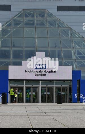 London, Großbritannien. März 2020. Das Excel London Ausstellungszentrum wurde in ein NHS-Krankenhaus mit dem Namen Nightingale Hospital zur Behandlung von Coronavirus CasesLondon, Großbritannien, umgewandelt. März 2020. Credit: Nils Jorgensen/Alamy Live News Stockfoto
