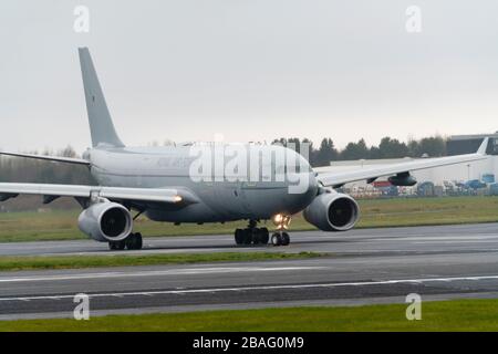 Militär-Royal Air Force Airbus A330 auf dem Prestwick Airport, Ayrshire, Schottland, Großbritannien Stockfoto