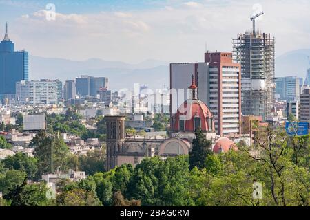 Stadtbild Mexikos von Schloss Chapultepec in Mexiko-Stadt Stockfoto