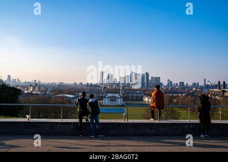 Sport im Greenwich Park. Blick auf die City of London. Stockfoto