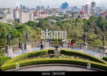 Mexiko-Stadt, 17. FEBRUAR 2017 - Stadtbild Mexikos von Schloss Chapultepec Stockfoto