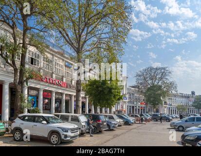 Geschäfte am Connaught Place, Neu-Delhi, Delhi, Indien Stockfoto