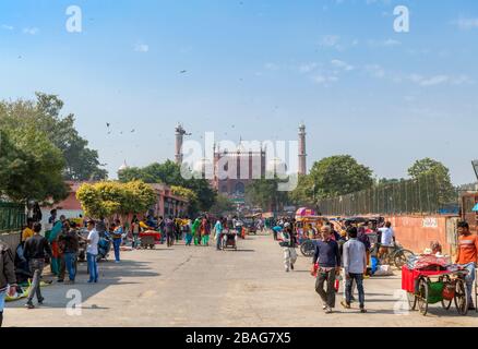 Meena Basar führt zu Jama Masjid (Jama-Moschee), Old Delhi, Delhi, Indien Stockfoto