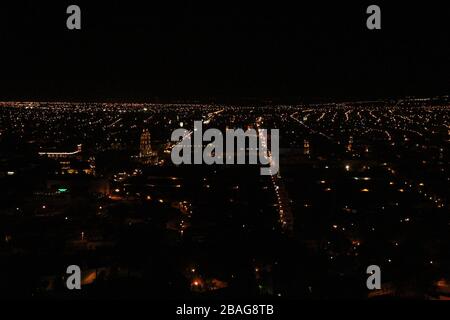 Historisches Zentrum von Durango, Durango, Mexiko. Durango-Architektur und alte Gebäude. Durango-Kathedrale, Kiosk. Mexikanische Traditionen, beliebte Messe in M Stockfoto