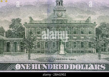 Nahaufnahme der Makrodetails von Geldscheinen in US-Dollar, Detailfoto von US-Dollar. Weltgeldkonzept, Inflation und Sparkonzept Stockfoto