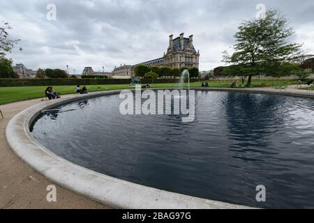 Teich in Tuileries Grdens, Paris, Frankreich Stockfoto