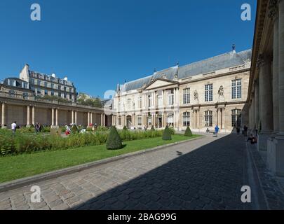 Gebäude des Nationalarchivs (Museum für französische Geschichte), Marais, Paris, Frankreich Stockfoto