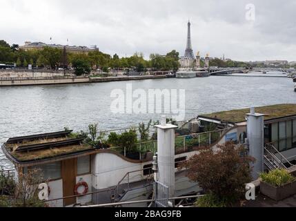 Seine, Blick vom Port de la Concorde nach Südwesten. Paris, Frankreich Stockfoto