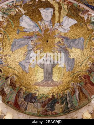 Assution. Mosaik in der Nordkuppel der Basilika Sacre-Coeur, Paris, Frankreich Stockfoto